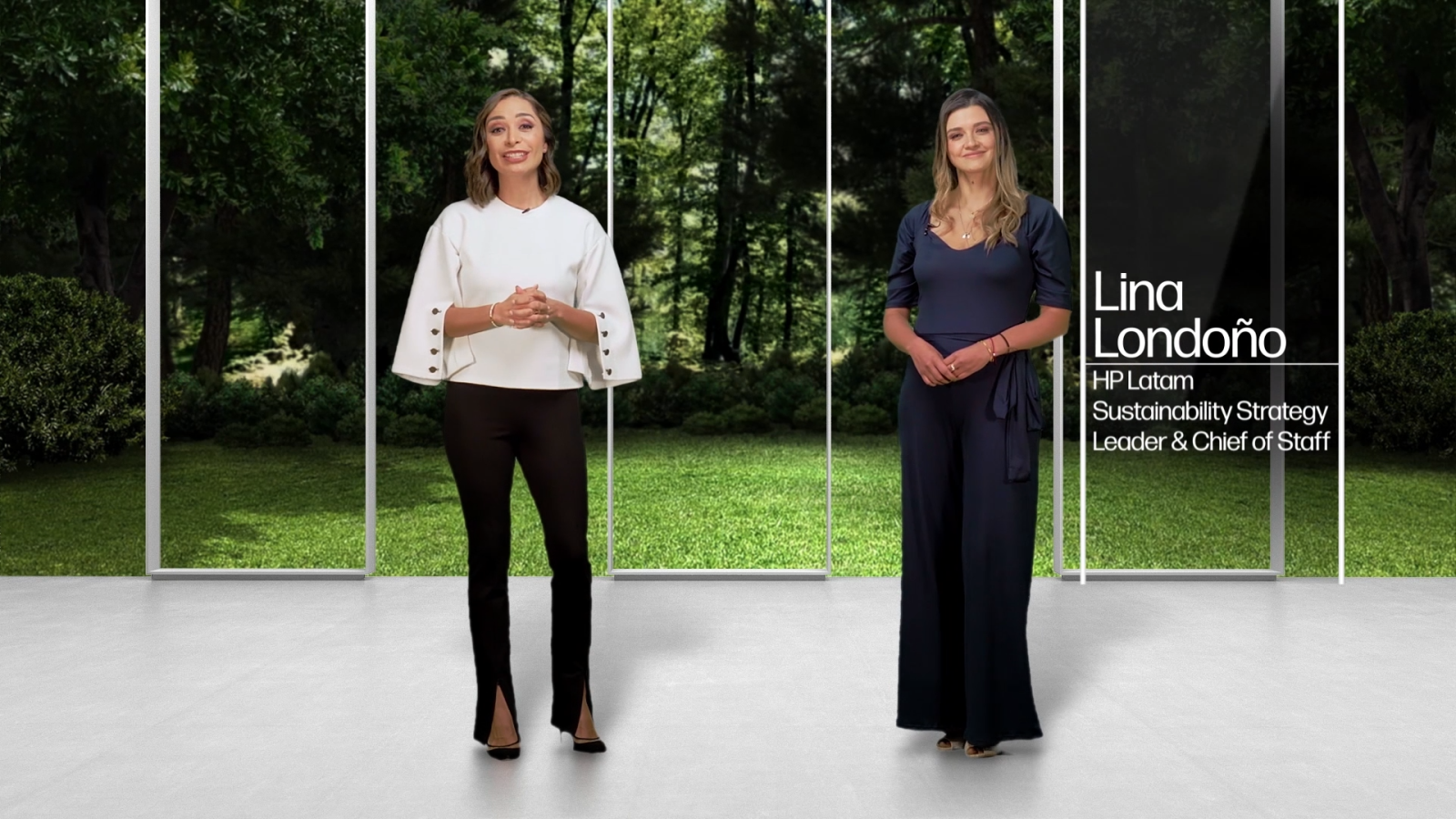 Vicky & Lina composed on 3D virtual Set